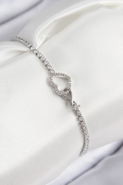 Pirinç Zirkon Taşlı Sonsuzluk Kalp Model Gümüş Renk Kadın Bileklik - TJ-BB7692 ürün görseli
