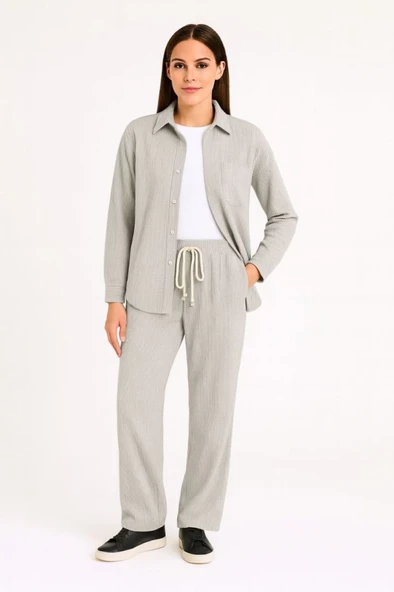 Kadife Oversize Takım – Gömlek Ve Pantolon İkili Set Füme Corduroy Şıklığı, Rahat Ve Zarif Duruş Yumuşak Dokulu Kadife Kumaş, Düğmeli Gömlek Üst Ve Lastikli Pantolon Alt Parça Ile Gün Boyu Konfor- Gri - 2