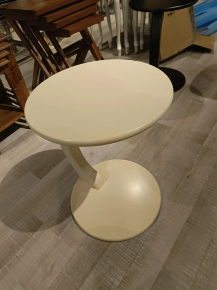 MERCANMOBİLYA  Krem Tekerlekli C Sehpa Yan sehpa Zigonsehpa Koltuksehpası