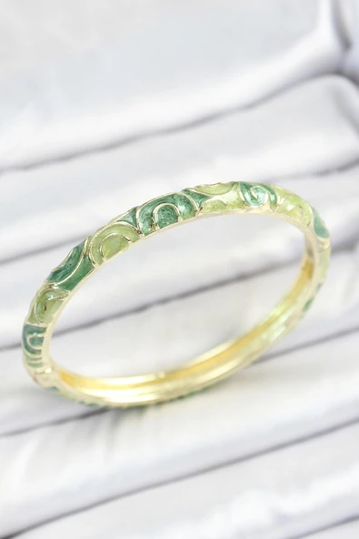 Mineli Pirinç Yeşil Sarmal Desenli Gold Renk Kadın Kelepçe ürün görseli