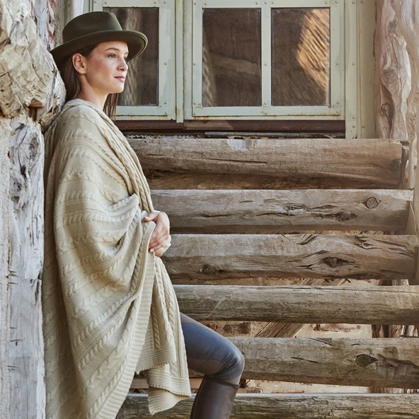 Karaca Home Conner Bej Püsküllü Throw Battaniye 130x170 cm ürün görseli