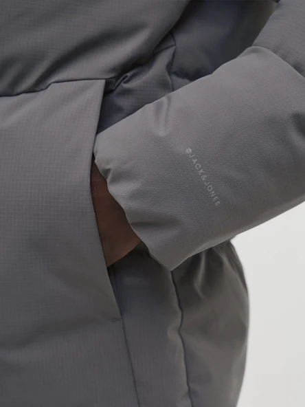 JACK JONES Erkek Kolu Yazı Baskılı Şişme Mont 12283517 - Resim 7