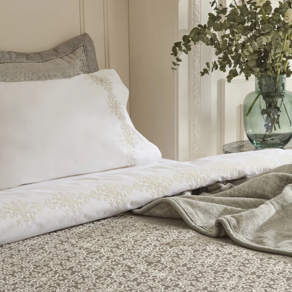 Karaca Home Rosette 8 Parça Çift Kişilik Çeyiz Seti Antrasit - Resim 6