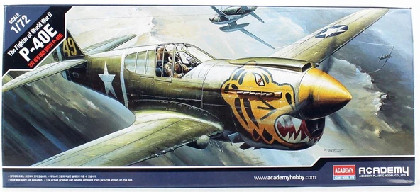 Academy 12468 1/72 Ölçek, P-40E Warhawk Savaş Uçağı, Plastik Model kiti ürün görseli