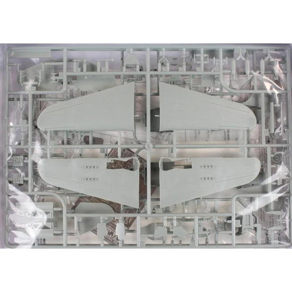 Academy 12545 1/72 Ölçek, U.S. Navy SB2C-4 (Operation Iceberg) Savaş Uçağı, Plastik Model kiti - 3