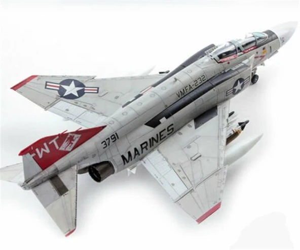 Academy 12556 1/72 Ölçek, F-4J VMFA-232 Savaş Uçağı, Plastik Model kiti - 3