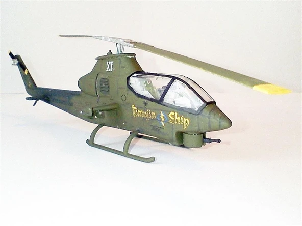 Mistercraft B031 1/72 Ölçek, AH-1G (Vietnam Savaşı) Helikopteri, Plastik Model kiti - 4