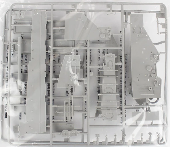 Hobbyboss 82412 1/35 Ölçek, AAVP-7A1 Amfibi Hücum Aracı, Plastik Model Kiti - Resim 2