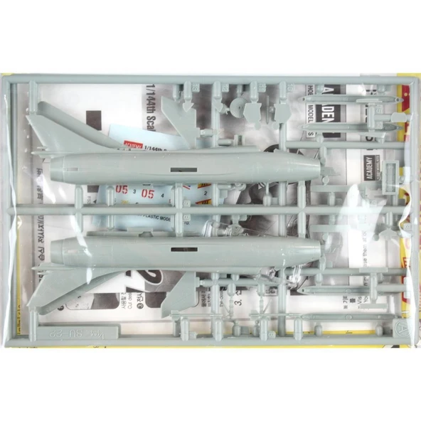 Academy 12612 1/144 Ölçek, SU-22 Fitter Savaş Uçağı, Plastik Model kiti - Resim 2