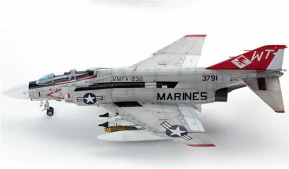 Academy 12556 1/72 Ölçek, F-4J VMFA-232 Savaş Uçağı, Plastik Model kiti - 4