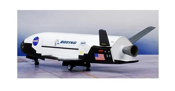 Dragon 50386 1/72 Ölçek, Boeing X-37B Orbital Test Aracı Plastik Model Kiti - Resim 4