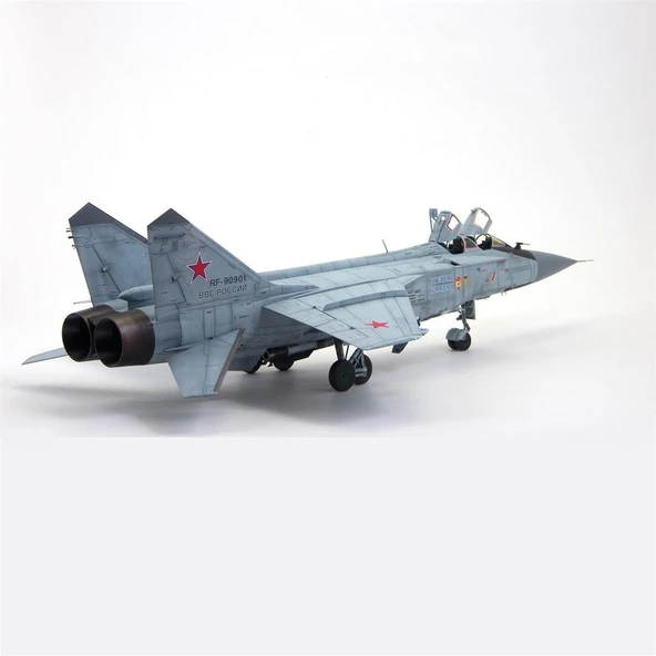 AMK 88008 1/48 Ölçek, Rus Mig-31 B/BS Foxhound, Savaş Uçağı, Plastik Model kiti - Resim 2