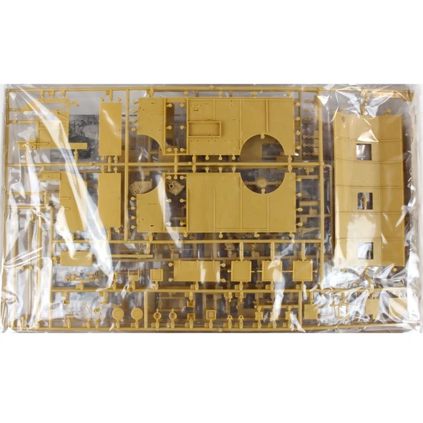 AFV Club AF35227 1/35 Ölçek, AEC Armoured Command Vehicle Dorchester ACV Askeri Araç, Plastik Model kiti - Resim 2