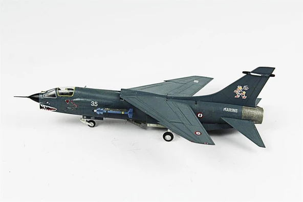 QD049 1/72 Ölçek, F-8E Crusader Sergilemeye Hazır Plastik Uçak Maketi - Resim 6
