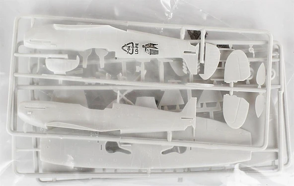 Mistercraft D178 1/72 Spitfire Mk. VIIIC Far East & RAAF Savaş Uçağı Plastik Model Kiti - Resim 2