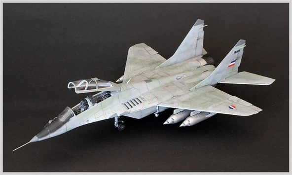 Trumpeter 01677 1/72 Ölçek, MIG-29 UB (Izdeliye 9.51) Fulcrum Savaş Uçağı Plastik Model Kiti - Resim 4