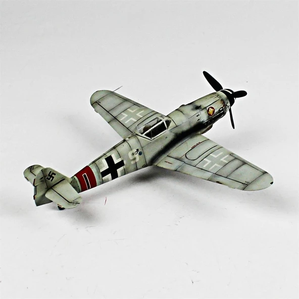 QD079 1/48 Ölçek, Messerschmitt Bf 109 G-10 Sergilemeye Hazır Plastik Uçak Maketi - Resim 4