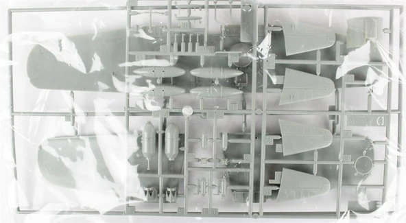 Academy 12330 1/48 Ölçek, V-156-B1 Chesapeake Savaş Uçağı, Plastik Model kiti - Resim 2