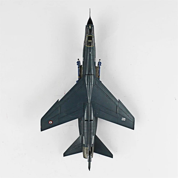 QD049 1/72 Ölçek, F-8E Crusader Sergilemeye Hazır Plastik Uçak Maketi - Resim 5