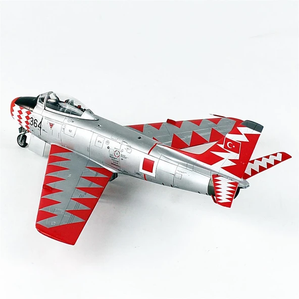 QD164 1/48 Ölçek, F-86E Sabre (Yarasalar) Sergilemeye Hazır Plastik Savaş Uçağı Modeli - Resim 3