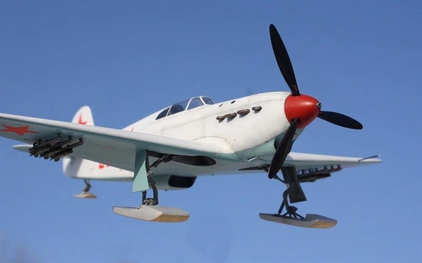 Modelsvit MSVIT4802 1/48 Ölçek, YAK-1 Sovyet Arktik Kayaklı Avcı Uçağı, Plastik Model kiti - Resim 8