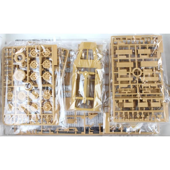 AFV Club AF35117 1/35 Ölçek, Sd.Kfz. 251/17 Ausf. C (Command vehicle) Tank, Plastik Model kiti - Resim 3