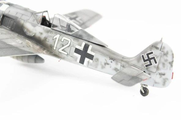 QD031 1/48 Ölçek, Focke-Wulf 190 F-8 Sergilemeye Hazır Plastik Uçak Maketi - Resim 7