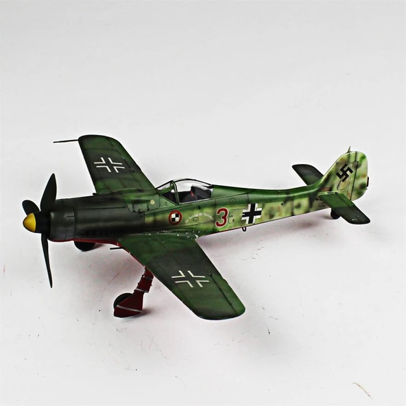 QD041 1/48 Ölçek, Focke-Wulf 190 D-9 Sergilemeye Hazır Plastik Uçak Maketi - Resim 2