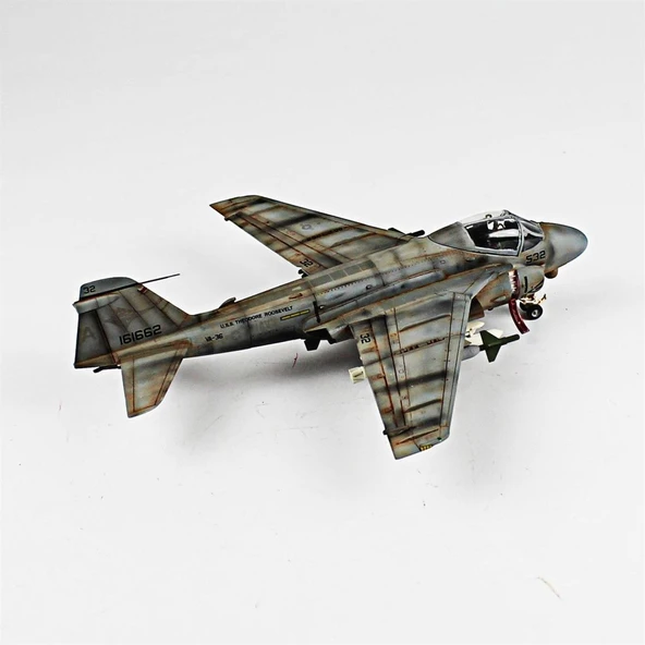 QD048 1/72 Ölçek, A-6E Tram Intruder Sergilemeye Hazır Plastik Uçak Maketi - Resim 3