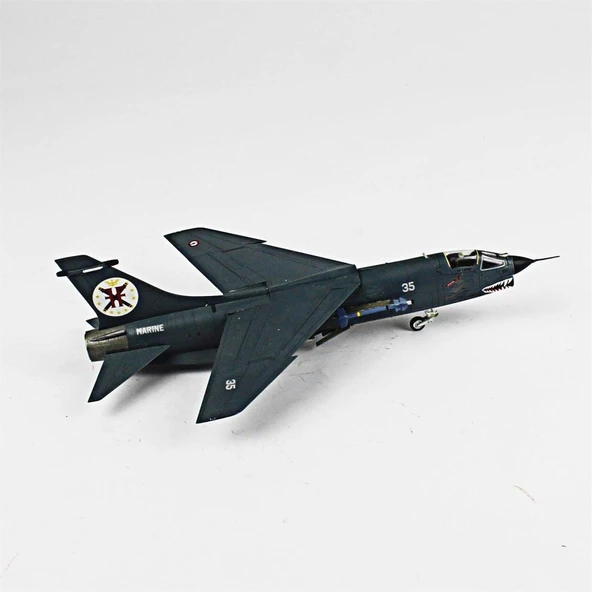 QD049 1/72 Ölçek, F-8E Crusader Sergilemeye Hazır Plastik Uçak Maketi - Resim 4