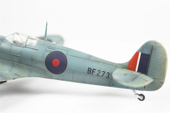 QD043 1/48 Ölçek, Spitfire  Sergilemeye Hazır Plastik Uçak Maketi - Resim 6