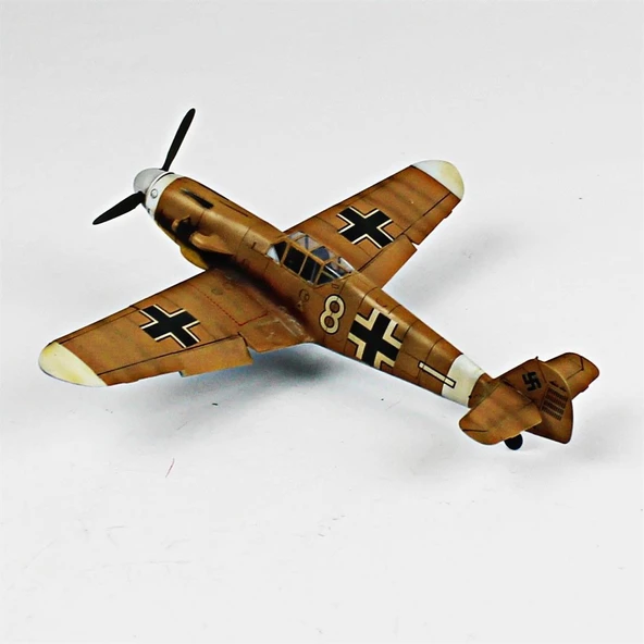 QD078 1/48 Ölçek, Messerschmitt Bf 109 G-2 Sergilemeye Hazır Plastik Uçak Maketi - Resim 3
