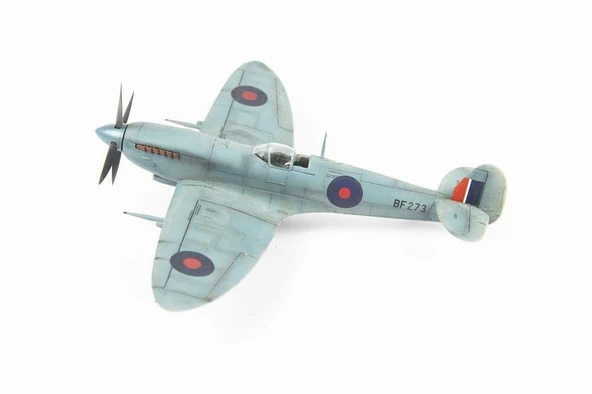 QD043 1/48 Ölçek, Spitfire  Sergilemeye Hazır Plastik Uçak Maketi - Resim 5