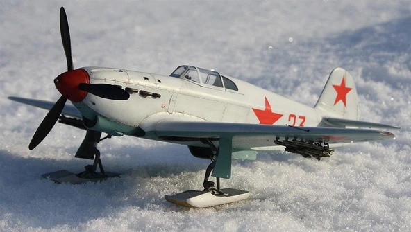 Modelsvit MSVIT4802 1/48 Ölçek, YAK-1 Sovyet Arktik Kayaklı Avcı Uçağı, Plastik Model kiti - Resim 7