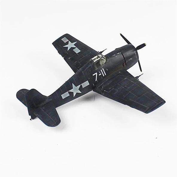 QD038 1/72 Ölçek, F6F Hellcat Sergilemeye Hazır Plastik Uçak Maketi - Resim 4