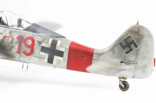 QD076 1/48 Ölçek, Focke-Wulf 190 A-6 Sergilemeye Hazır Plastik Uçak Maketi - Resim 8