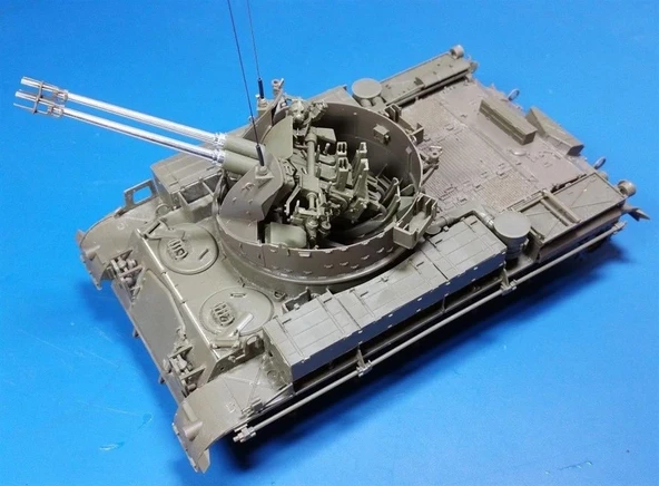 AFV Club AF35S66 1/35 Ölçek, German Flakpanzer M-42 A1 (DUSTER) Uçaksavar Tankı, Plastik Model kiti - Resim 3