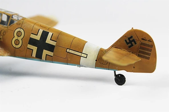 QD078 1/48 Ölçek, Messerschmitt Bf 109 G-2 Sergilemeye Hazır Plastik Uçak Maketi - Resim 8