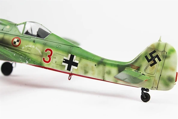 QD041 1/48 Ölçek, Focke-Wulf 190 D-9 Sergilemeye Hazır Plastik Uçak Maketi - Resim 7