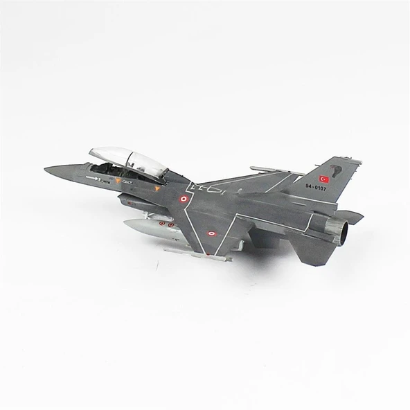 QD014 1/72 Ölçek, F-16D Fighting Falcon Sergilemeye Hazır Plastik Uçak Maketi - 3