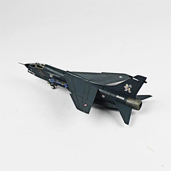 QD049 1/72 Ölçek, F-8E Crusader Sergilemeye Hazır Plastik Uçak Maketi - Resim 3