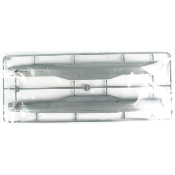 HobbyBoss 83514 1/350 Ölçek, PLA Navy Type 031 Golf Class, Denizaltı, Plastik Model Kiti - Resim 2