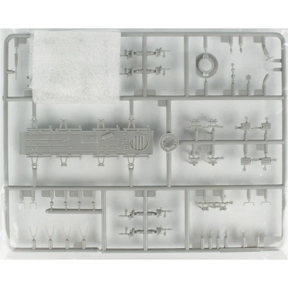 Trumpeter 07138 1/72 Ölçek, Rus BTR-70 APC (Geç Dönem) Zırhlı Personel Taşıyıcı, Plastik Model Kiti - 2