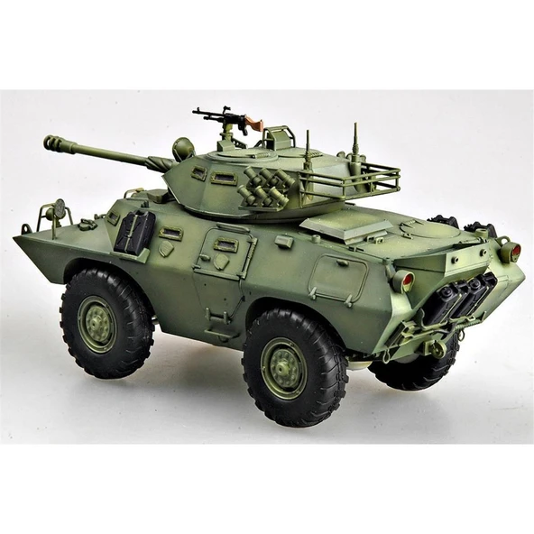 HobbyBoss 82422 1/35 Ölçek, LAV-150 Commando AFV w/Cockerill 90mm Gun, Amfibik Araç , Plastik Model Kiti - Resim 3