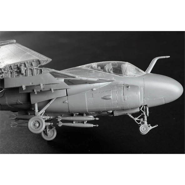 Trumpeter 01641 1/72 Ölçek, A-6E Intruder Savaş Uçağı, Plastik Model Kiti - 3