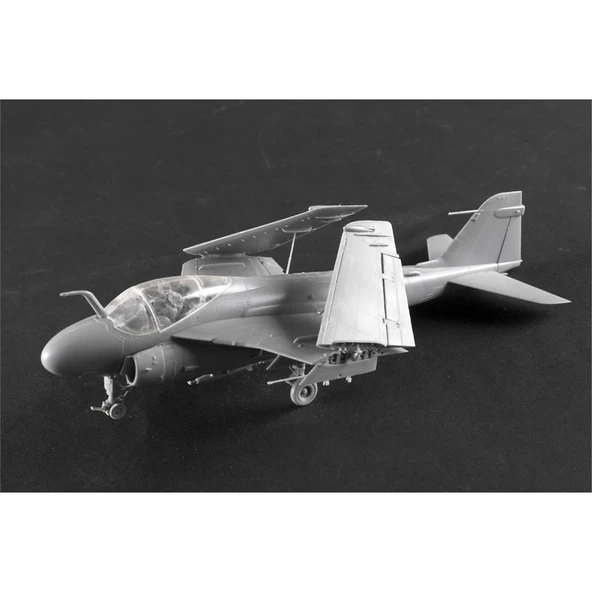 Trumpeter 01641 1/72 Ölçek, A-6E Intruder Savaş Uçağı, Plastik Model Kiti - 2