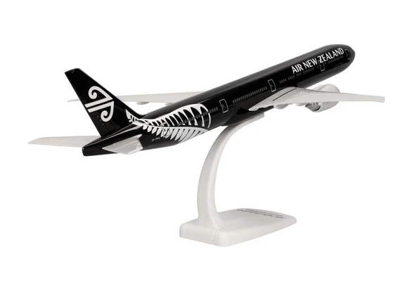 Herpa 612777 1/200 Ölçek, 777-300ER AirNewZeal AllBlacks, Sergilemeye Hazır Model Yolcu Uçağı - Resim 2
