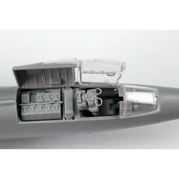 Kinetic K48083 1/48 Ölçek, F-104G (Luftwaffe Starfighter) Savaş Uçağı, Plastik Model kiti - Resim 4