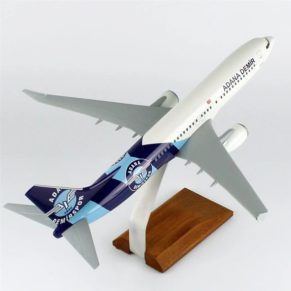 THY011 1/100 Ölçek, THY Adana Demir Spor Logolu B737-800 Yolcu Uçağı, Sergilemeye Hazır Ahşap Standlı Model - Resim 4