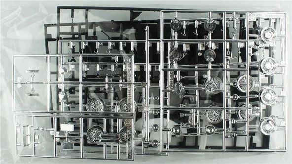 Hasegawa 20617 1/24 Ölçek, Toyota 2000GT (Wire Wheel), (Limited Edition) Otomobil Plastik Model Kiti - Resim 4